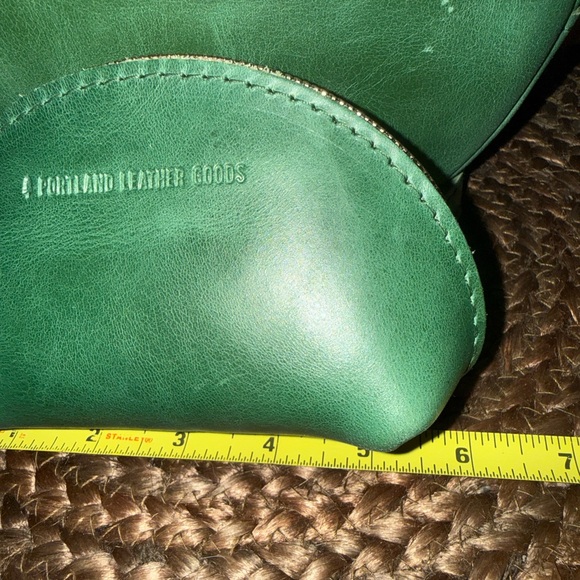 Portland Leather Emerald Crossbody Bag Set - Picture 9 of 16